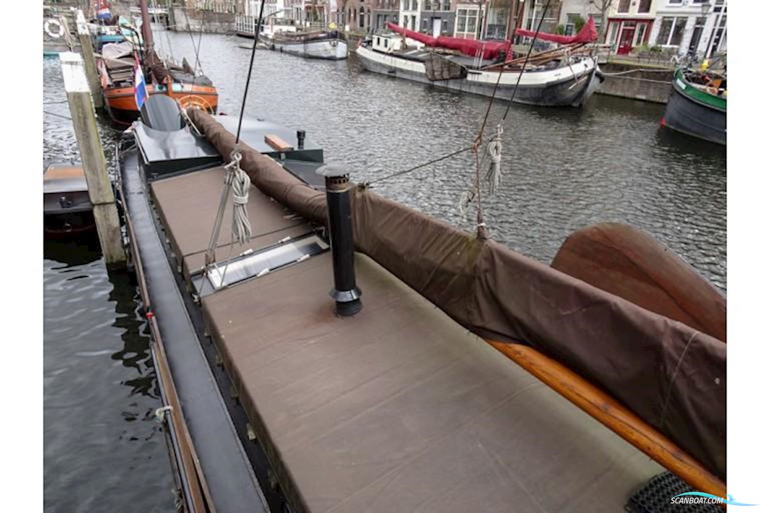 Zeilend Woonschip Woonschip Met Vaste Ligplaats