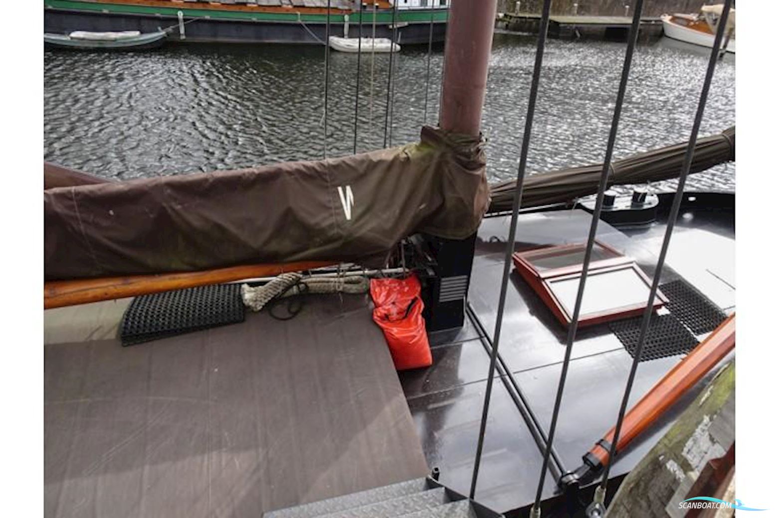 Zeilend Woonschip Woonschip Met Vaste Ligplaats