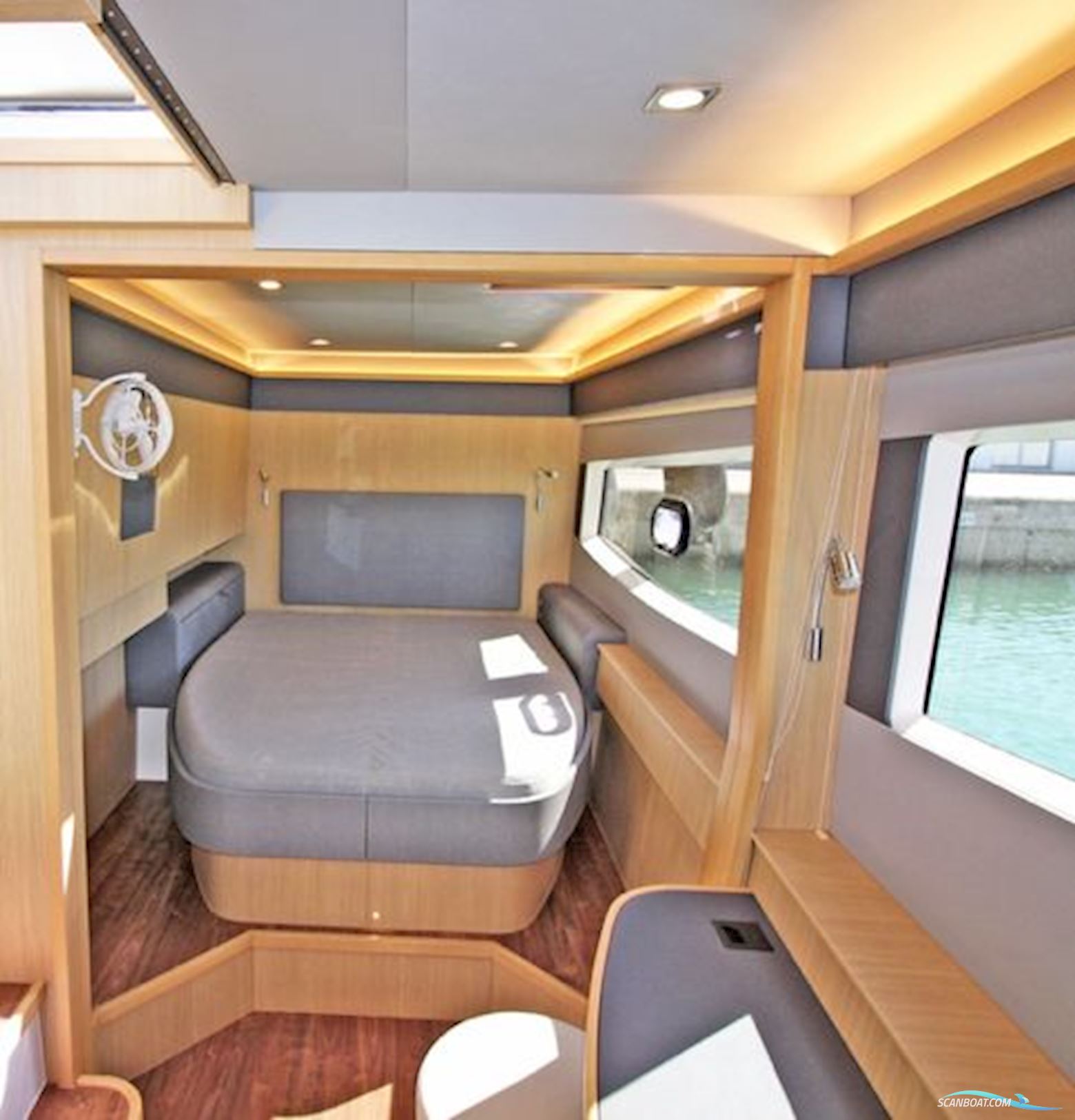 Aquila 42 Owner´s version