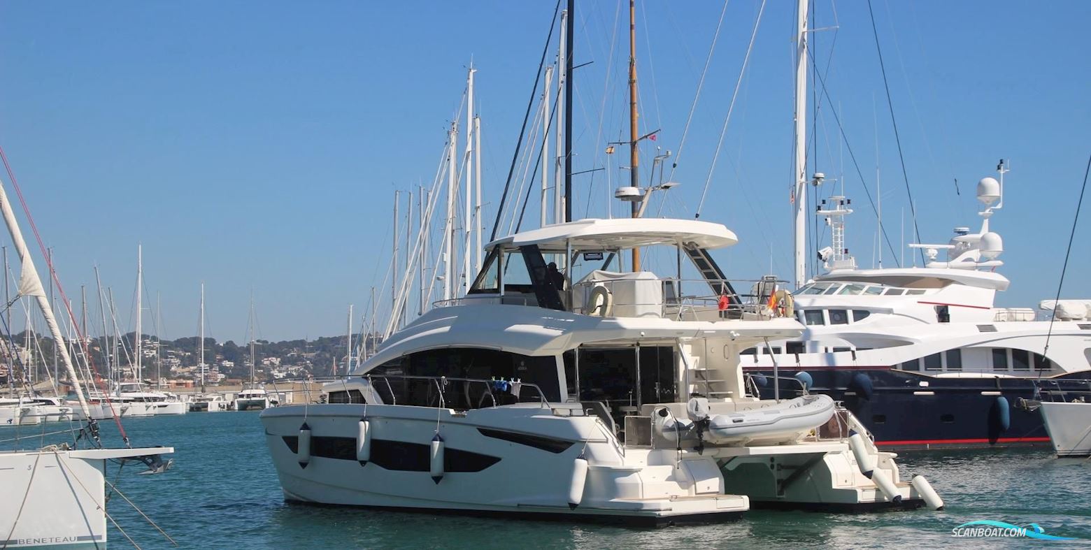 Aquila 54 Yacht