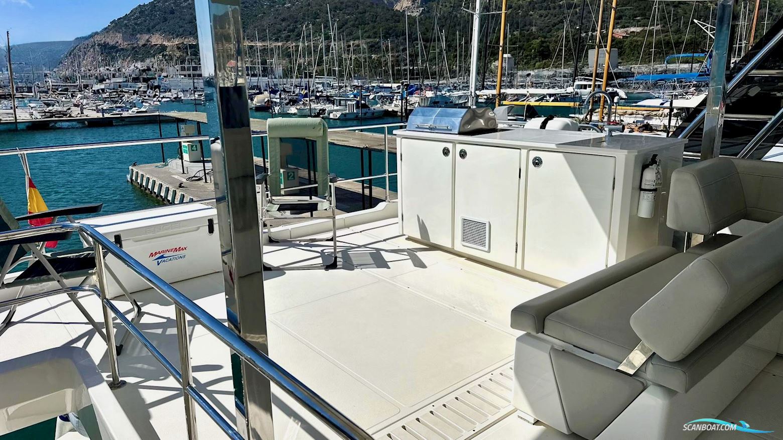 Aquila 54 Yacht