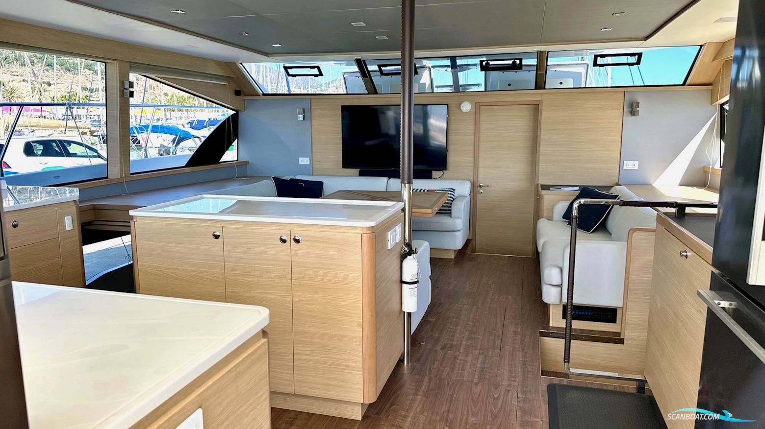 Aquila 54 Yacht