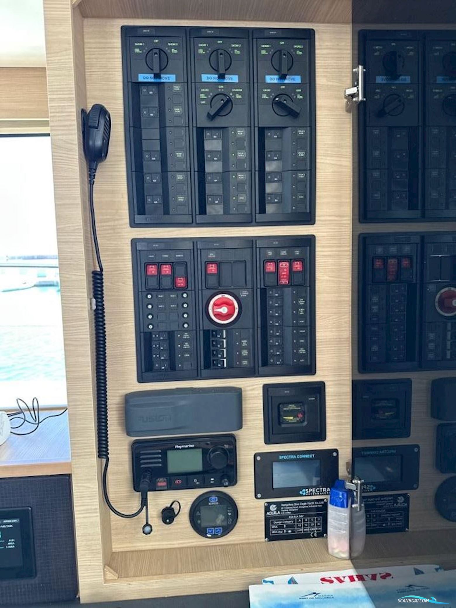 Aquila 54 Yacht