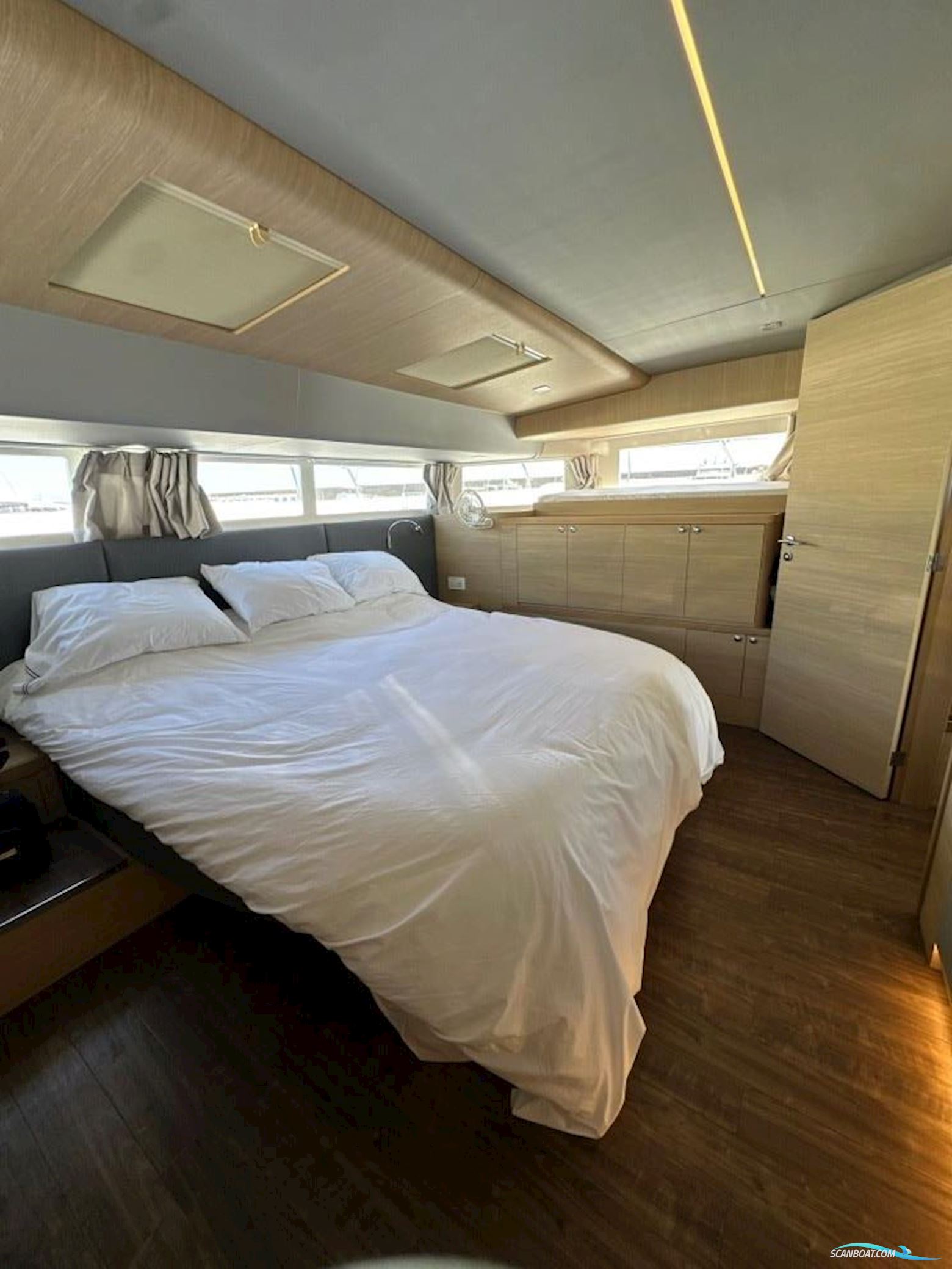 Aquila 54 Yacht