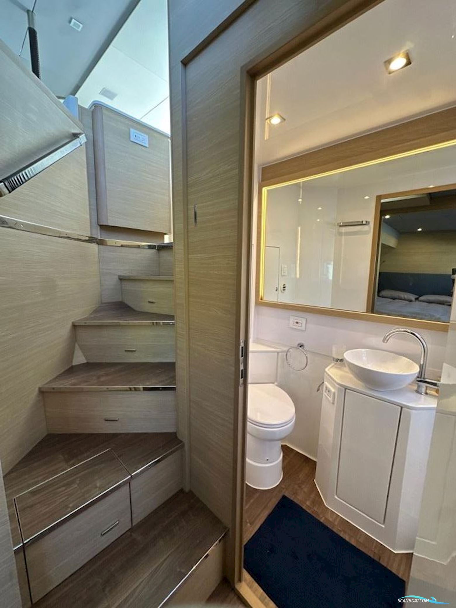 Aquila 54 Yacht