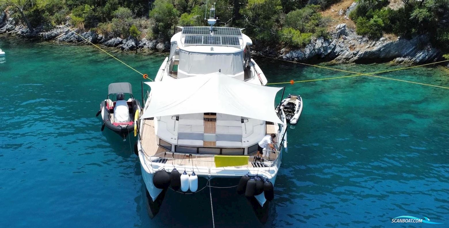 Aquila 54 Yacht