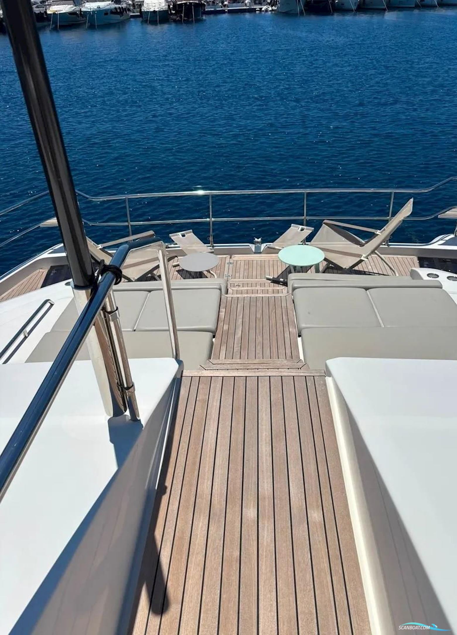 Aquila 54 Yacht