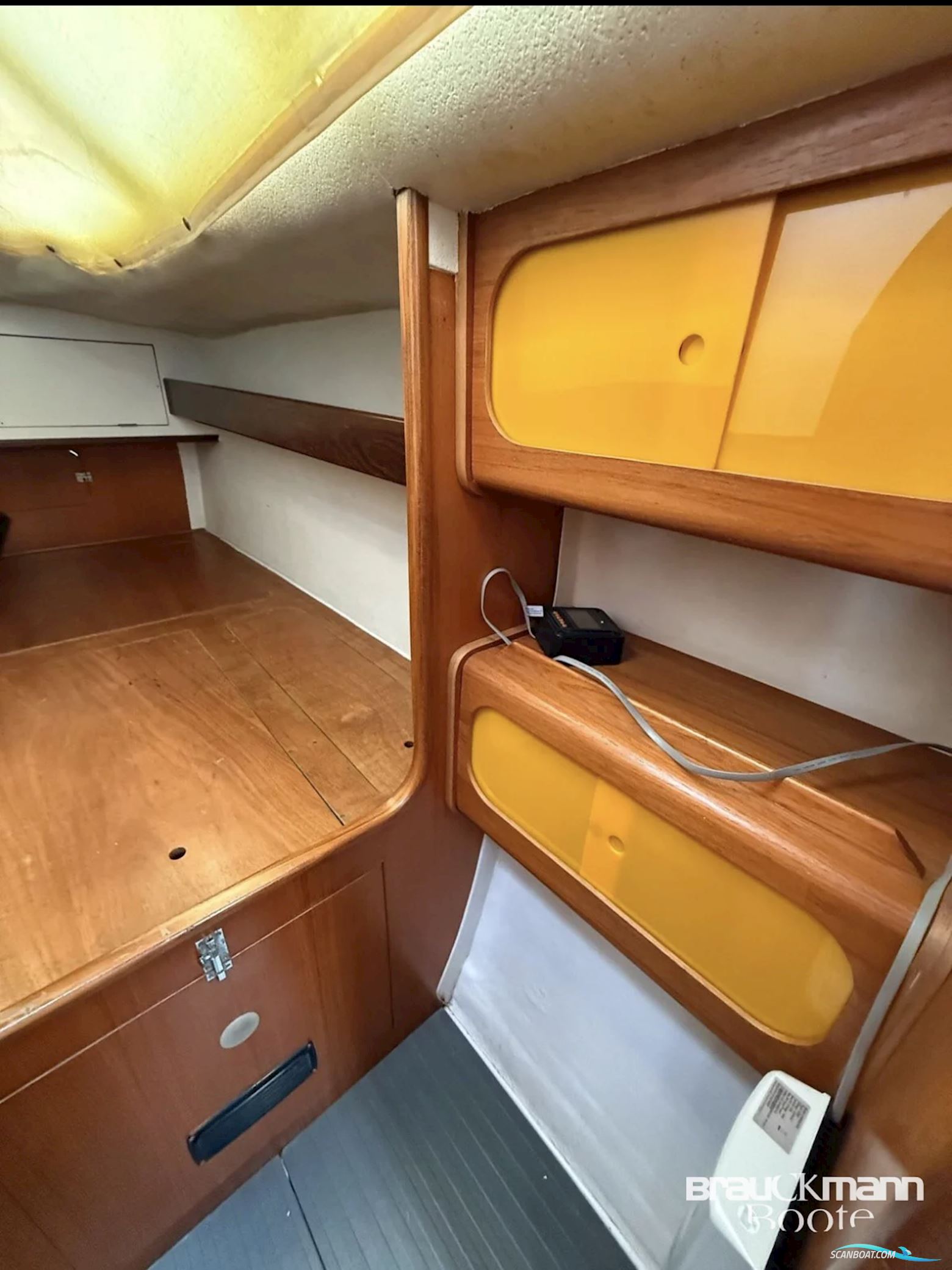 Beneteau Blue 2