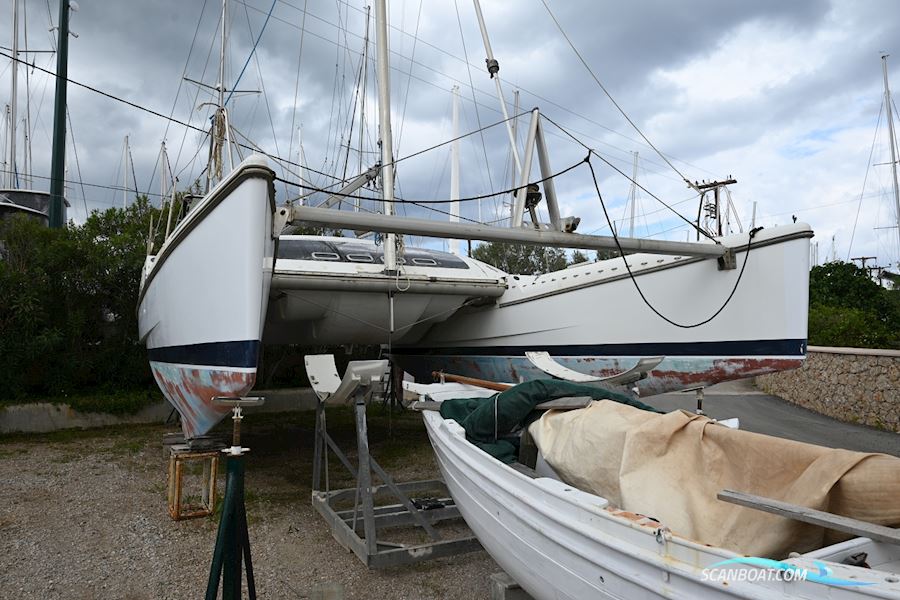 Beneteau Blue II Catamaran