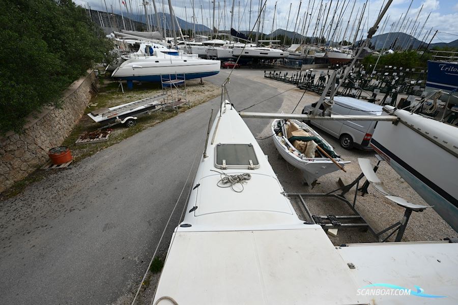 Beneteau Blue II Catamaran