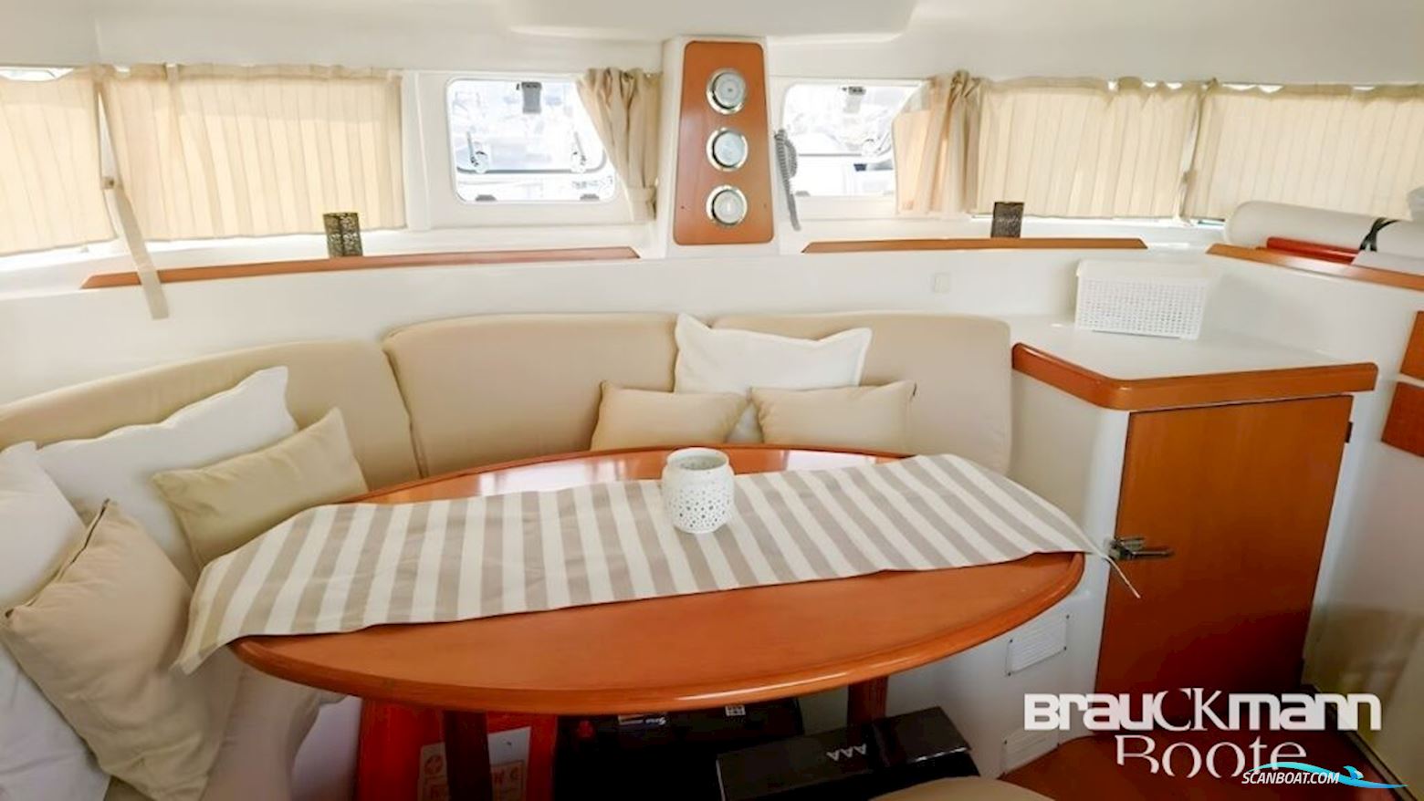 Beneteau Lagoon 380