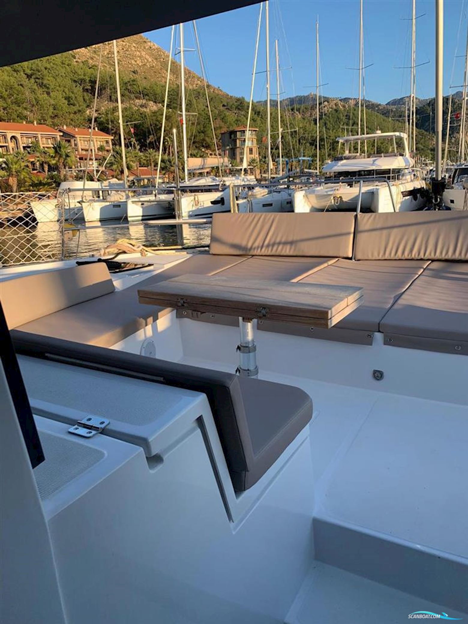 Catana Bali 4.8