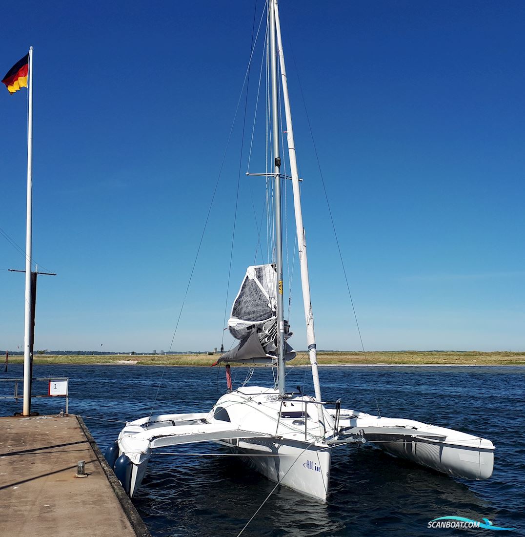 Corsair 24 Mk II Mehrrumpfboot 2006, mit Tohatsu Sailpower motor, Deutschland