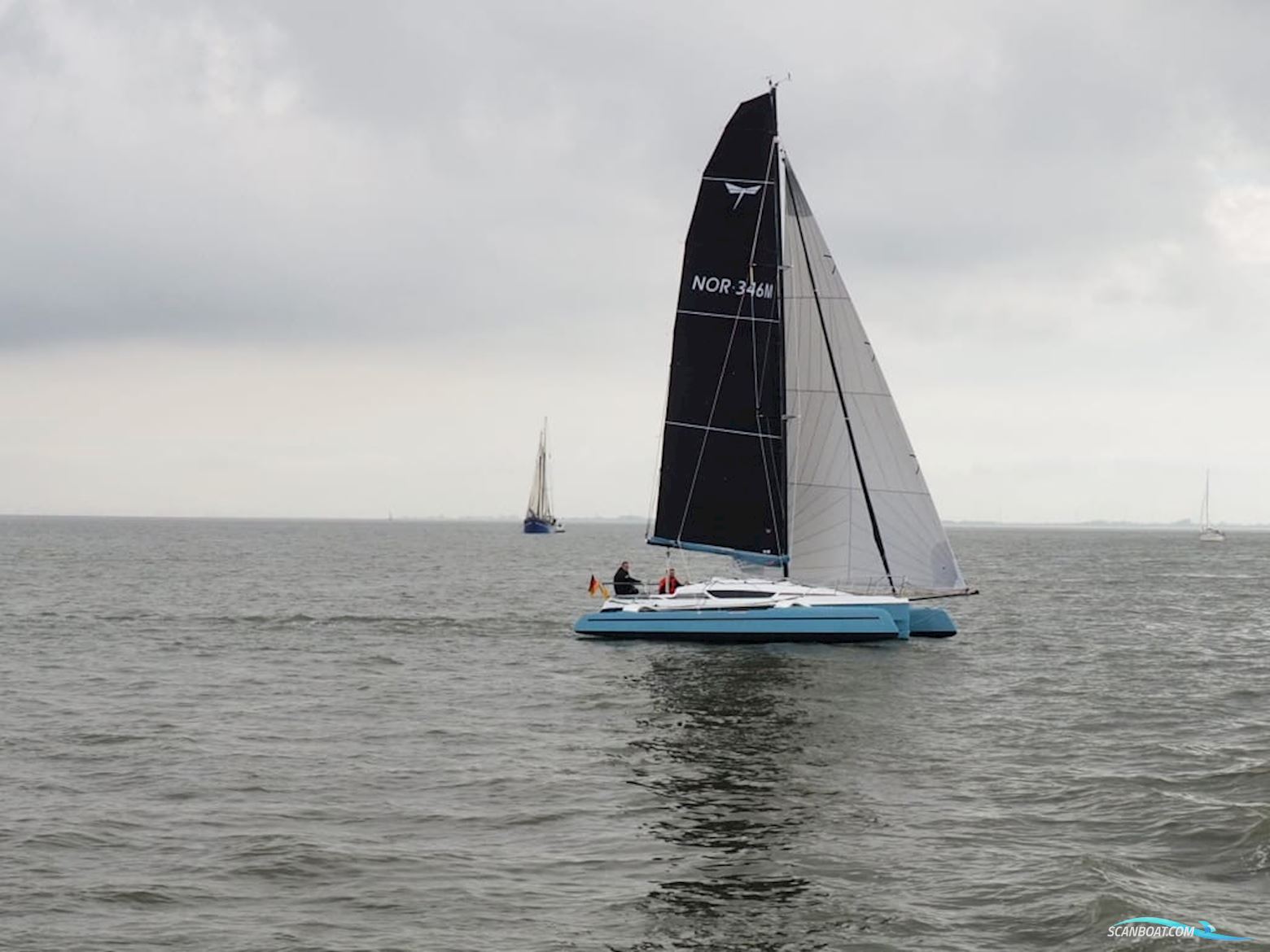 Dragonfly 28 Performance Mehrrumpfboot 2021, mit Honda motor, Deutschland