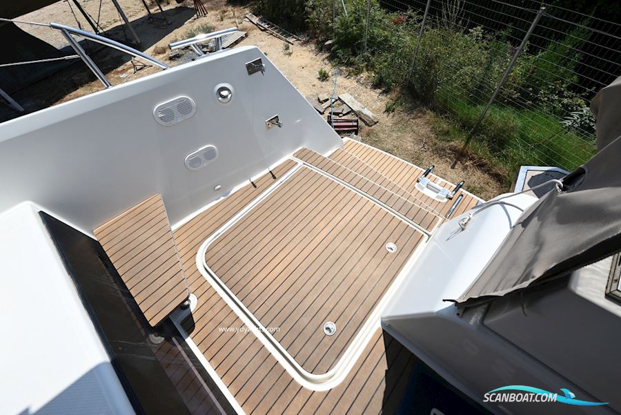 Fountaine Pajot Astrea 42