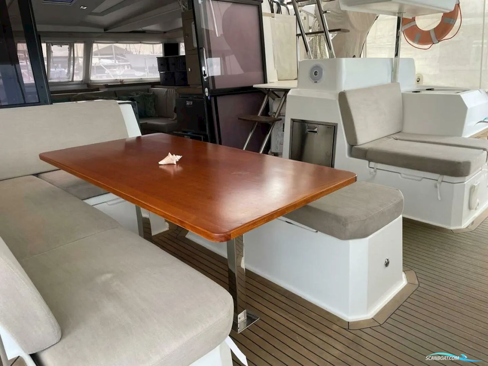 Fountaine Pajot Astrea 42