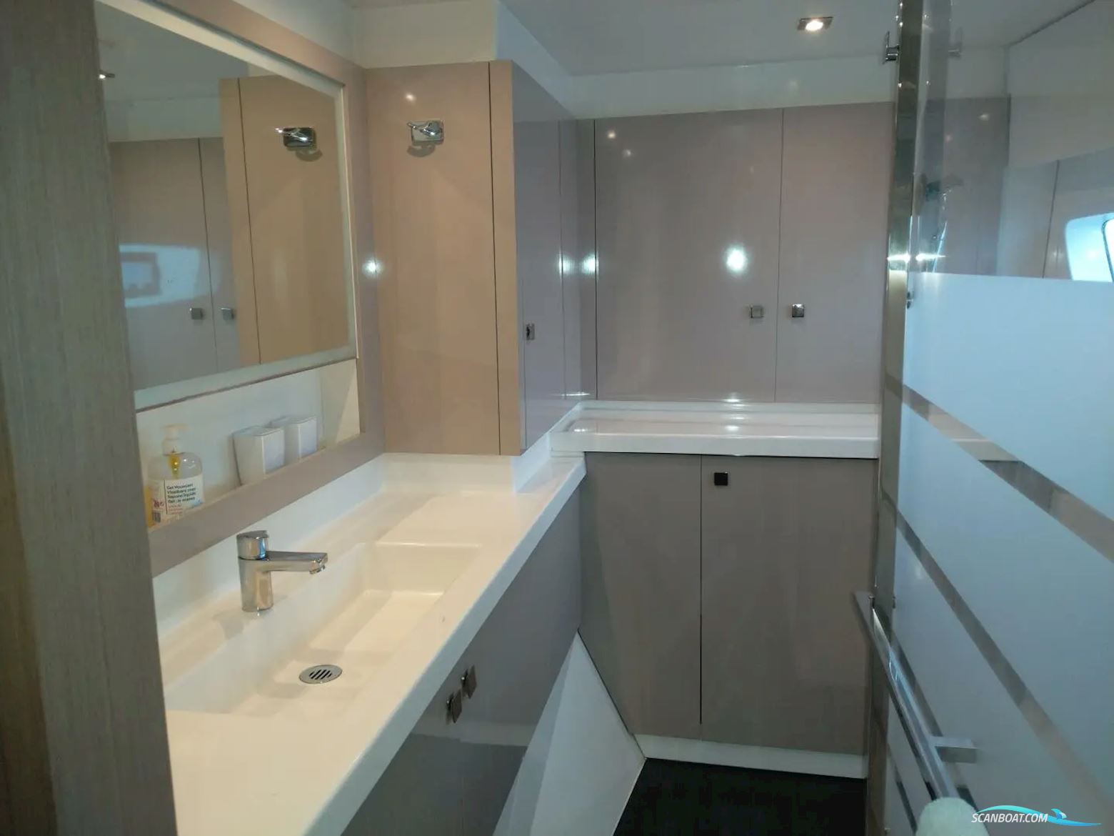 Fountaine Pajot Astrea 42