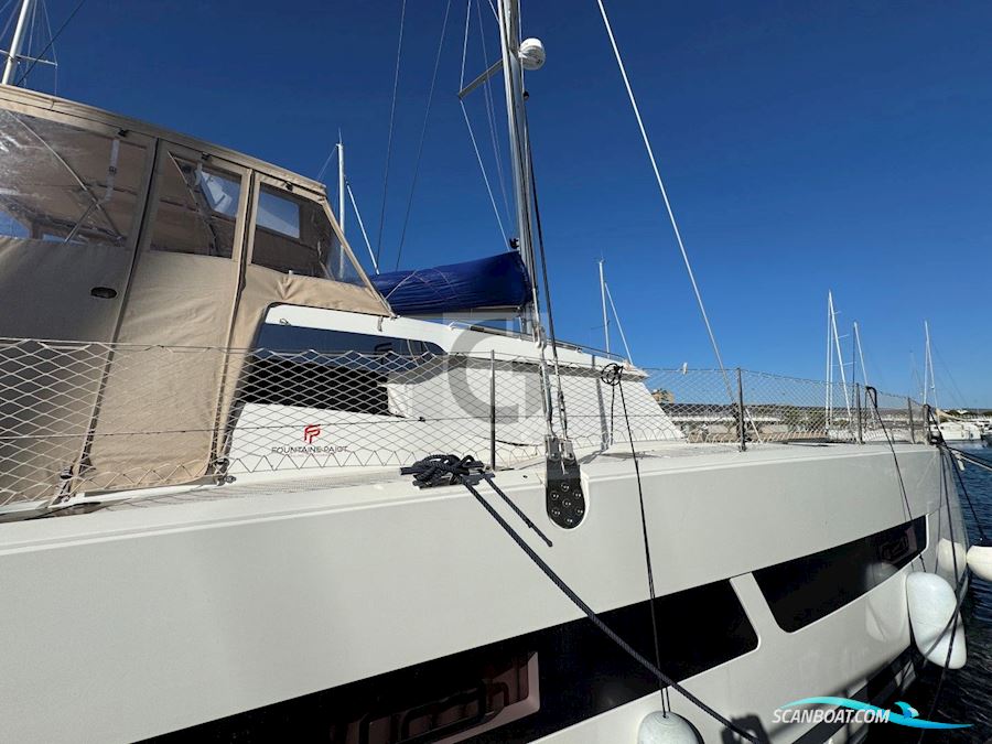 Fountaine Pajot Aura 51