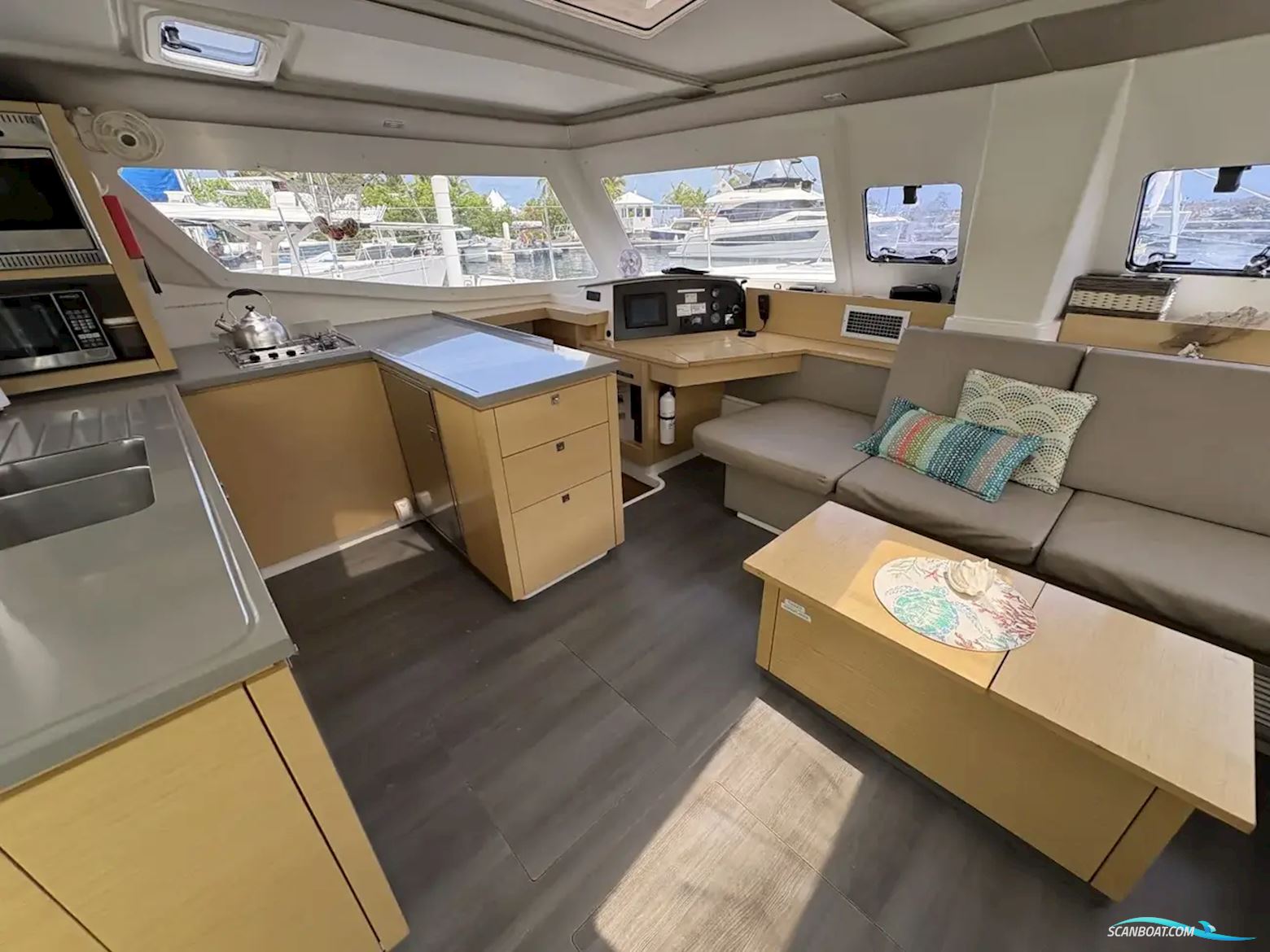 Fountaine Pajot Helia 44