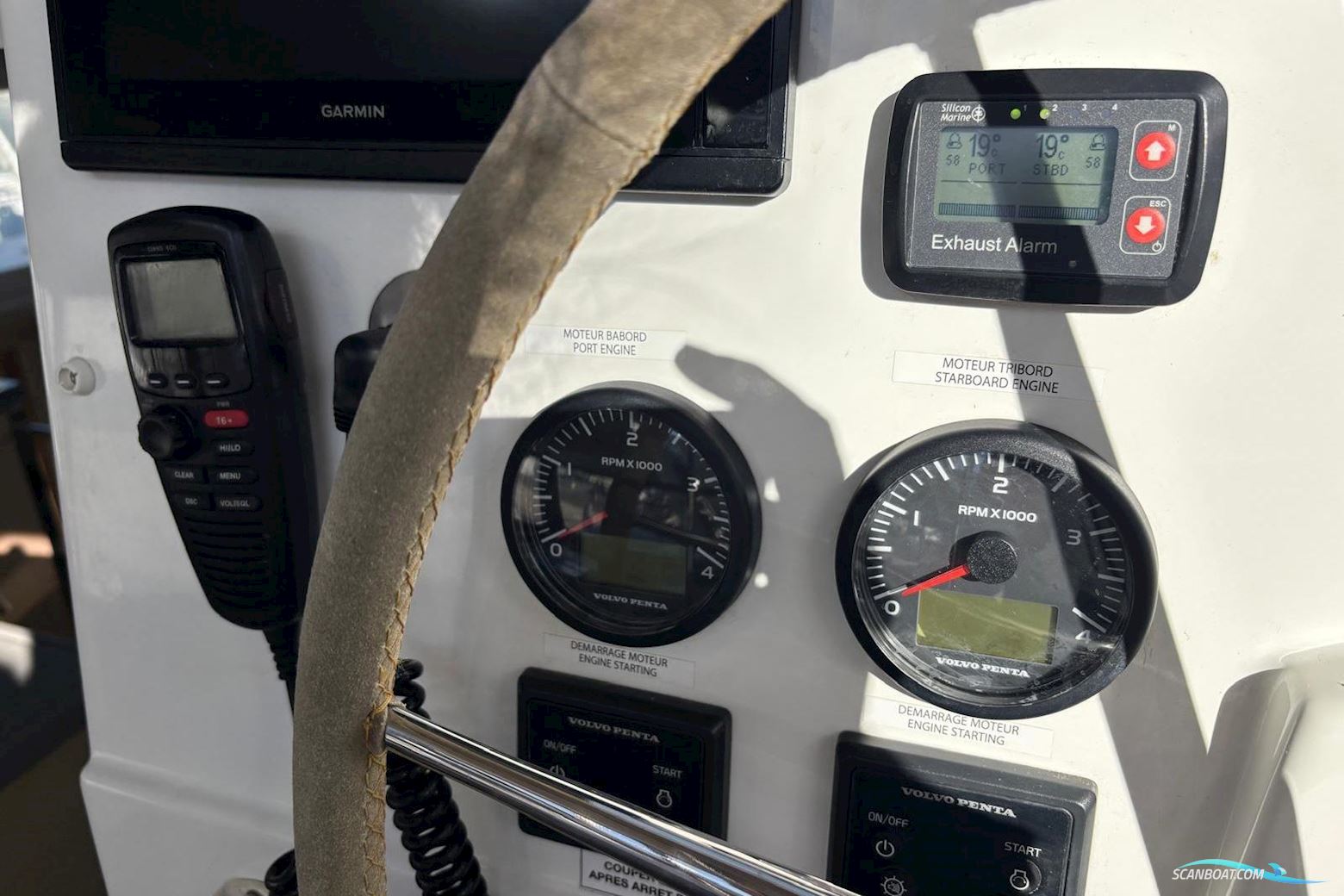 Fountaine Pajot Lucia 40