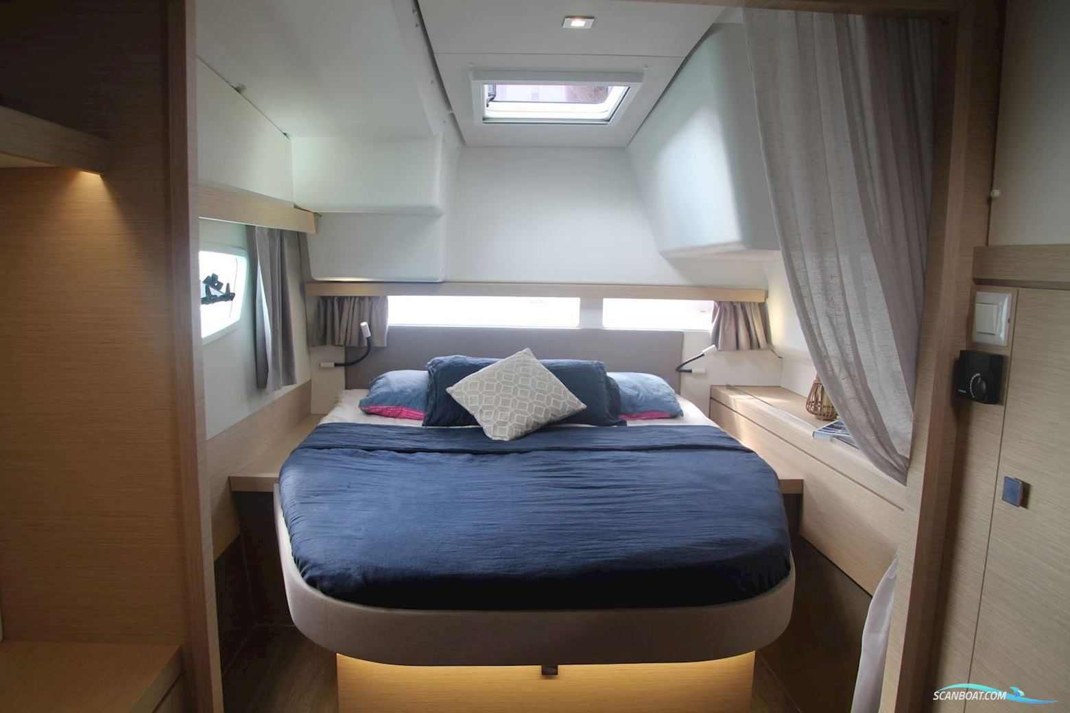 Fountaine Pajot Lucia 40