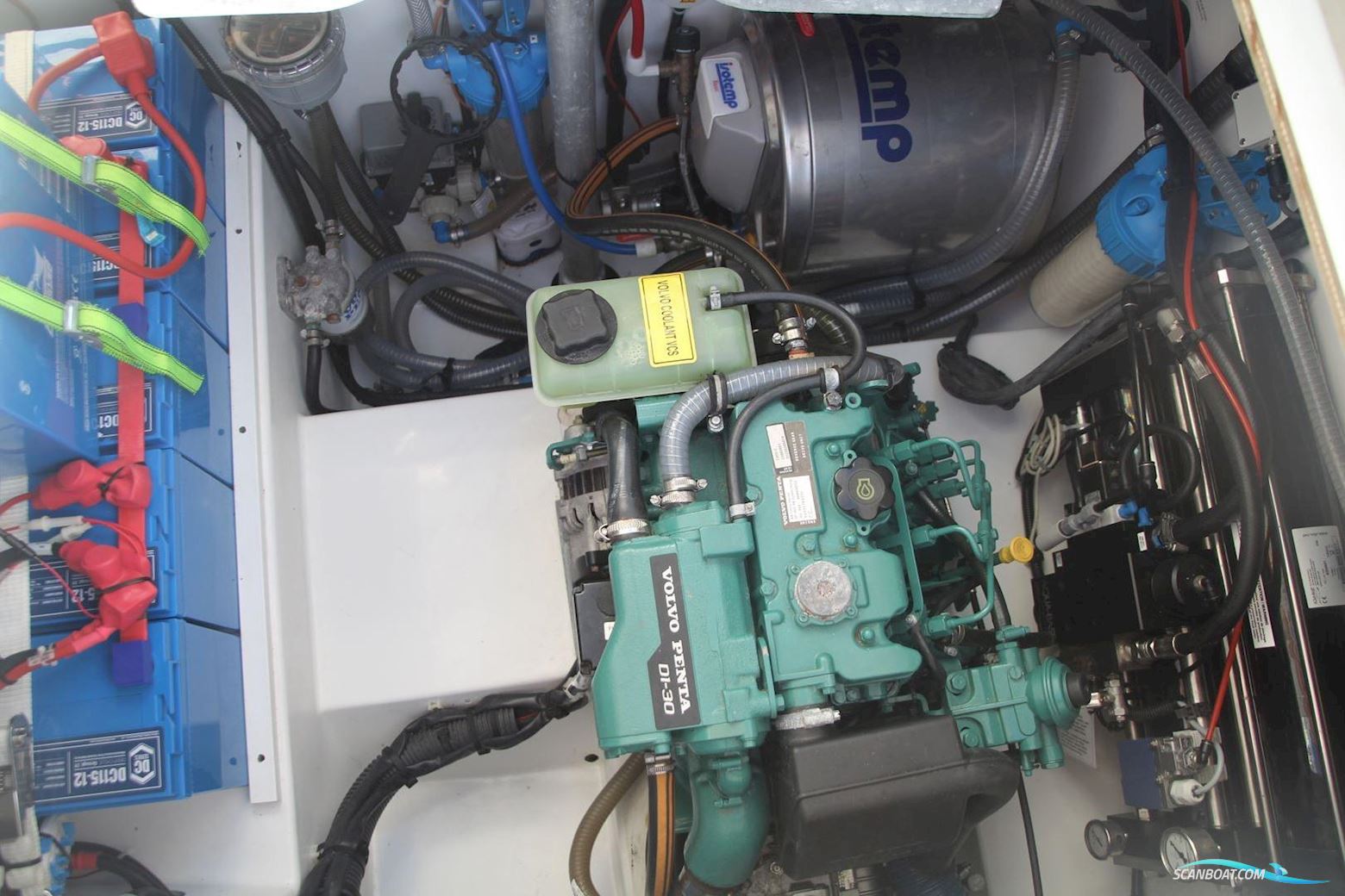 Fountaine Pajot Lucia 40