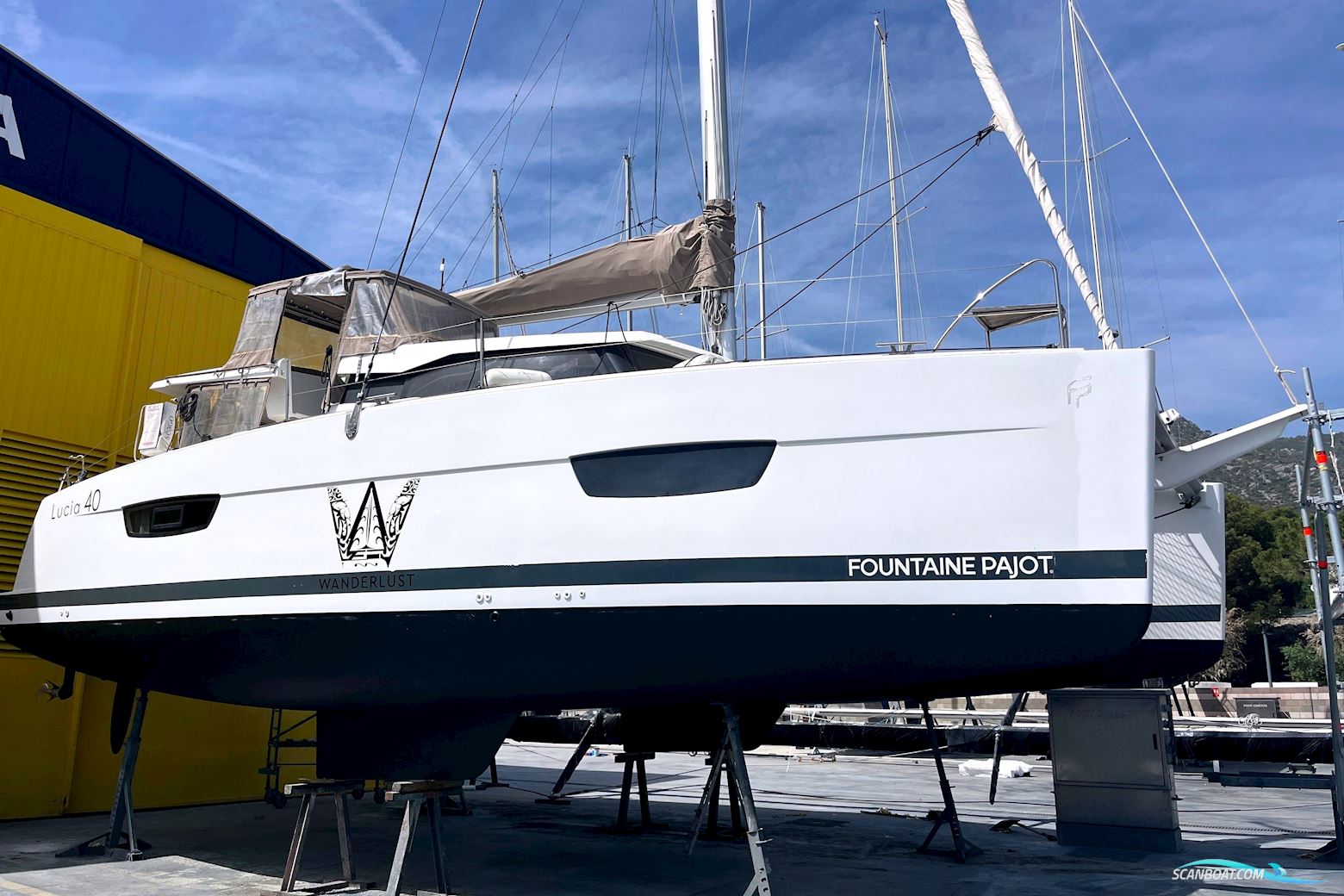 Fountaine Pajot Lucia 40