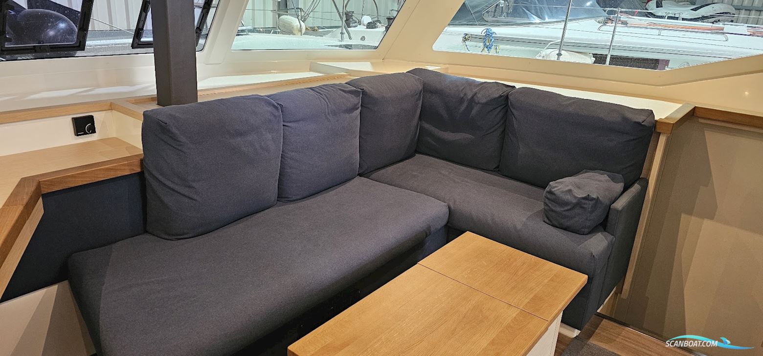 Fountaine Pajot Lucia 40