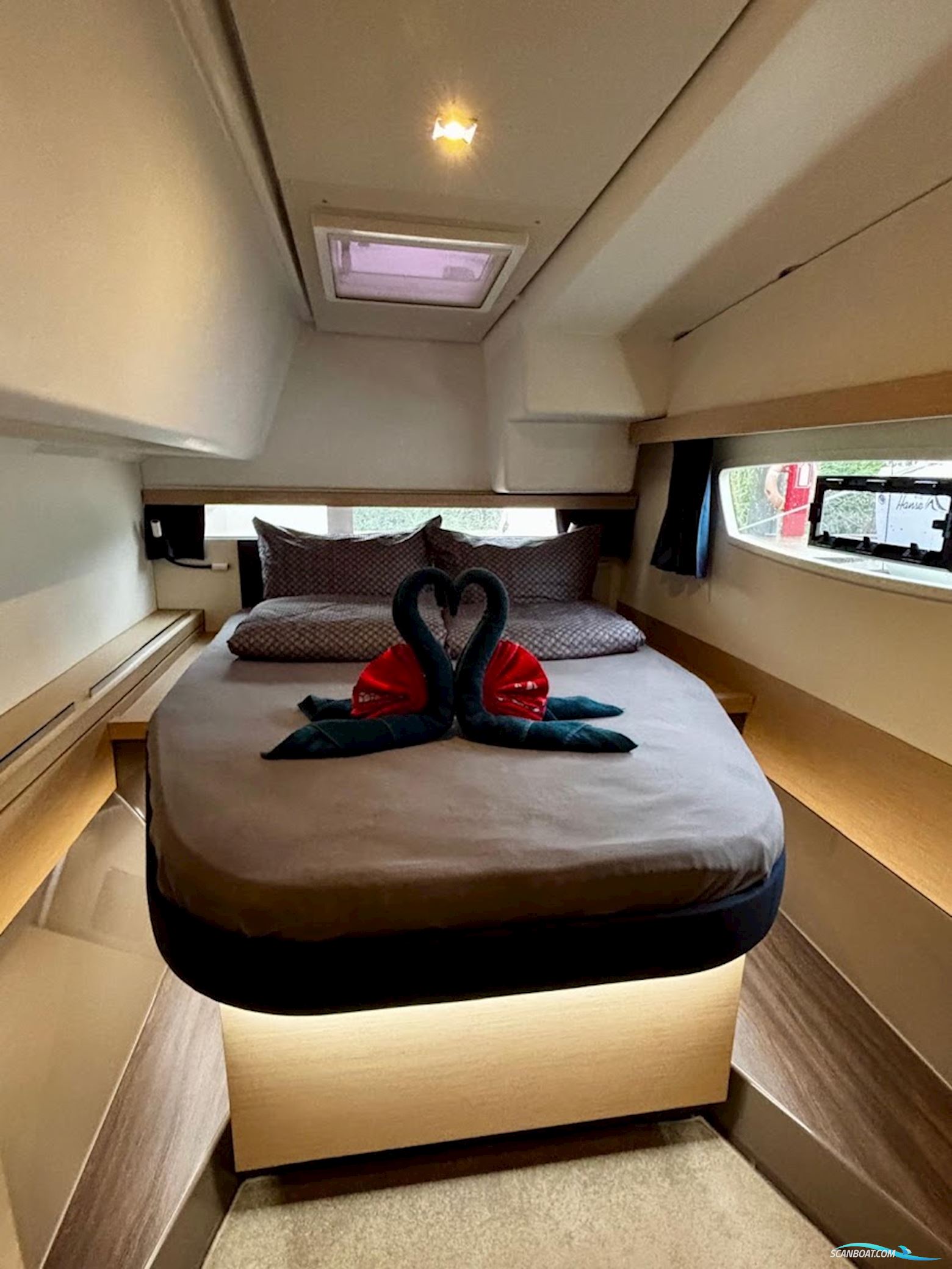 Fountaine Pajot Lucia 40