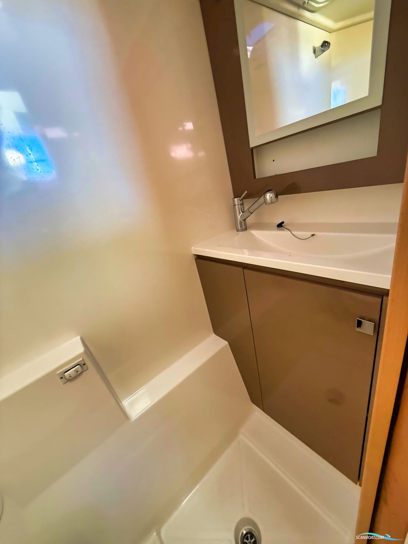 Fountaine Pajot Motorcatamaran MY 37