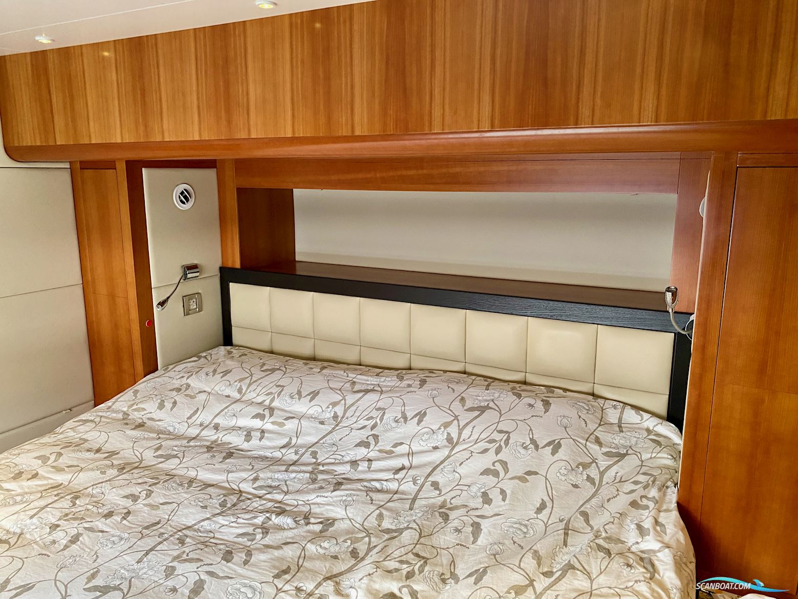 Fountaine Pajot Queensland 55