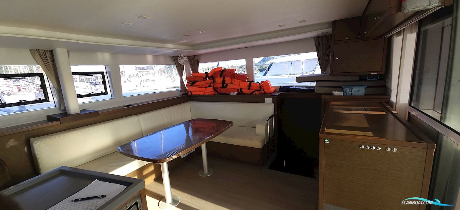 LAGOON  450
