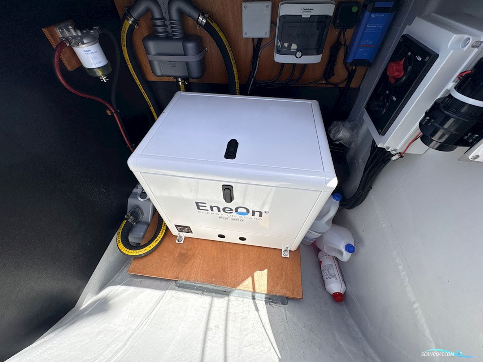 Lagoon 38
