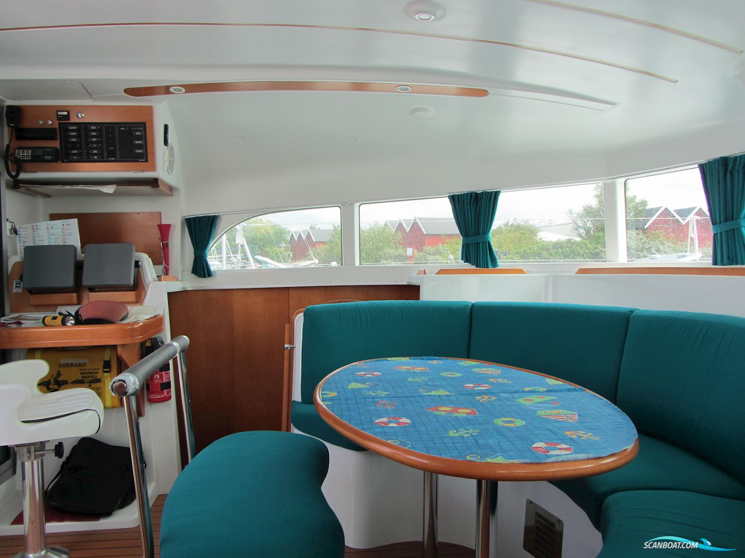 Lagoon 380 Owners Version