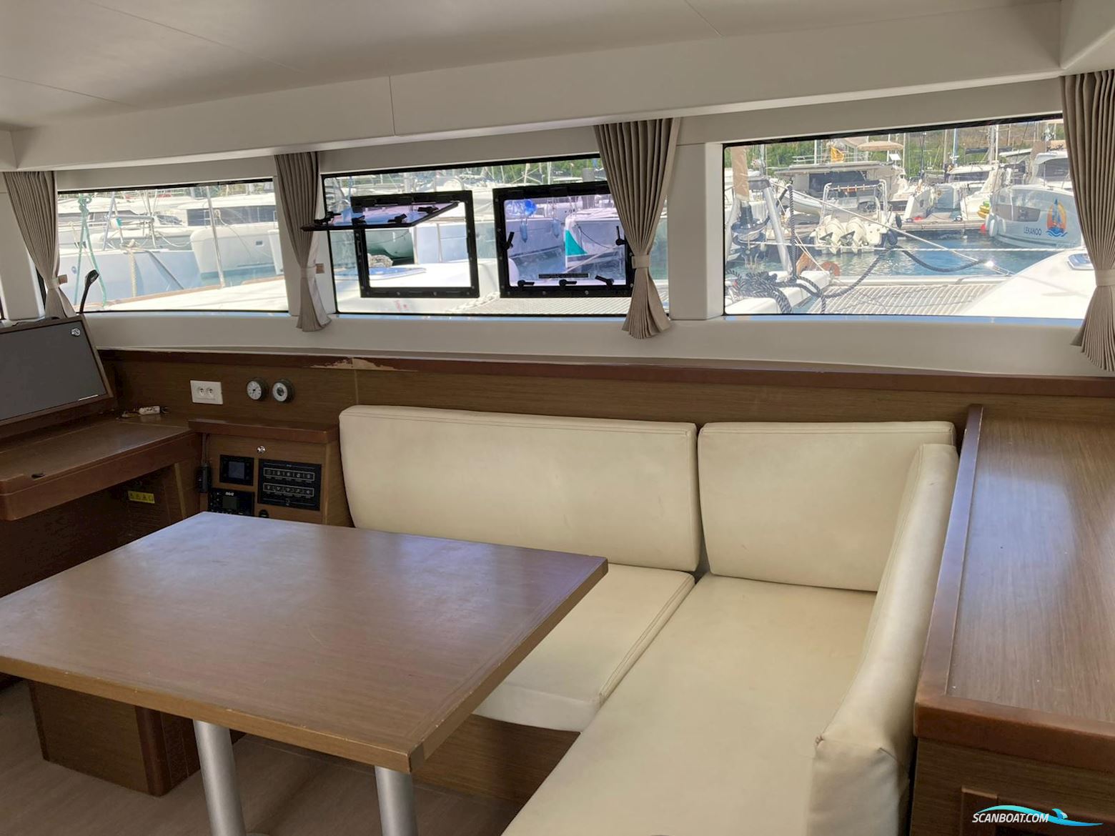 Lagoon 40