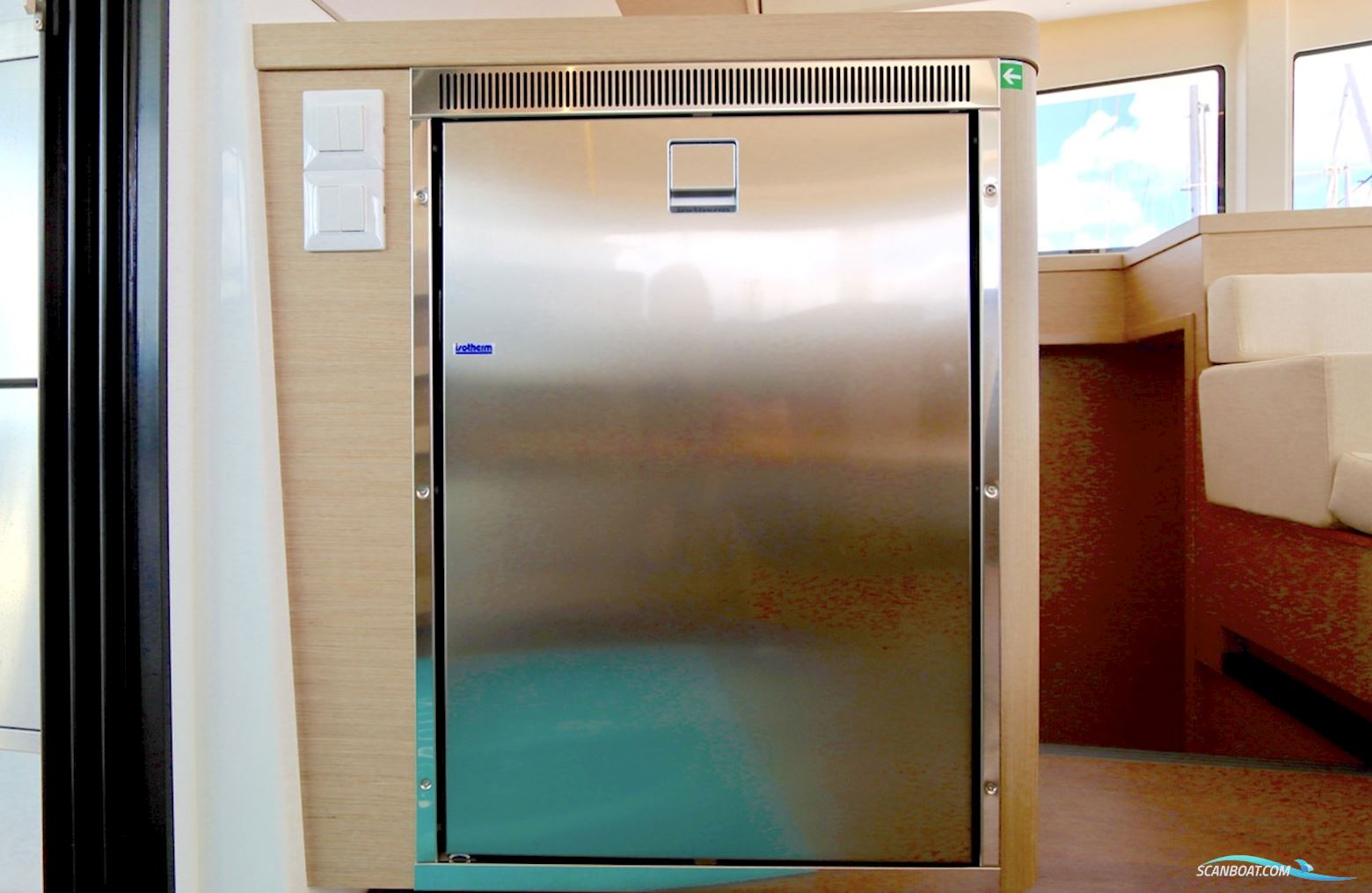 Lagoon 42 Full Specs