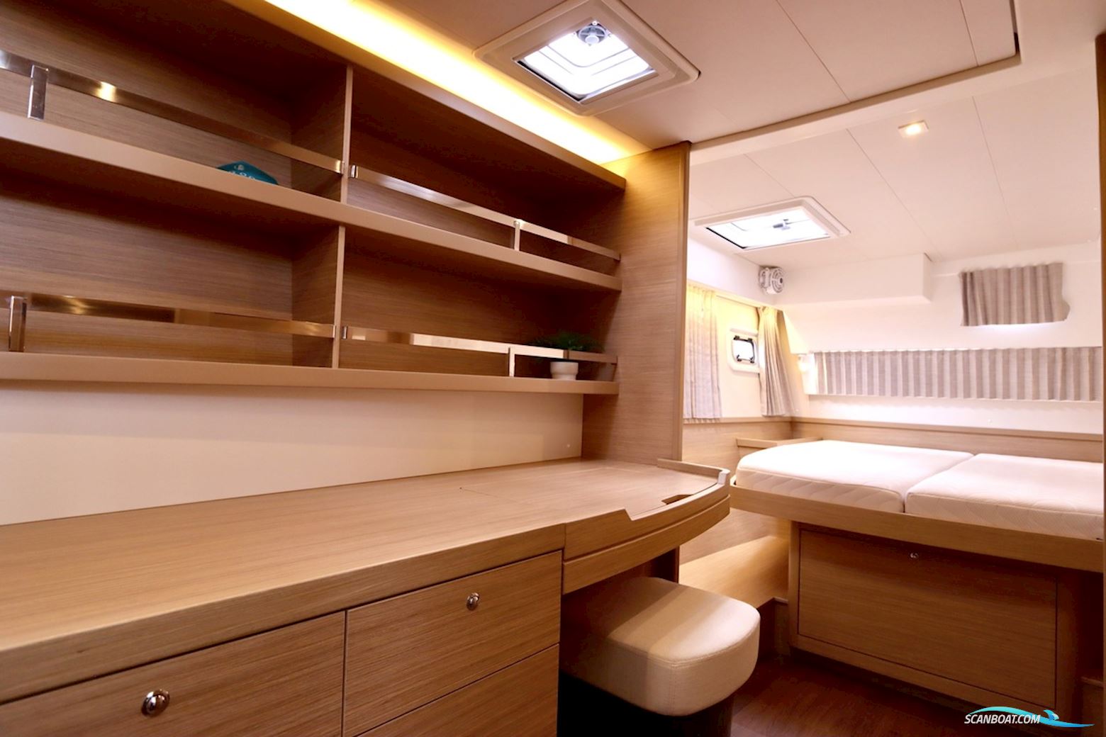 Lagoon 42 Full Specs