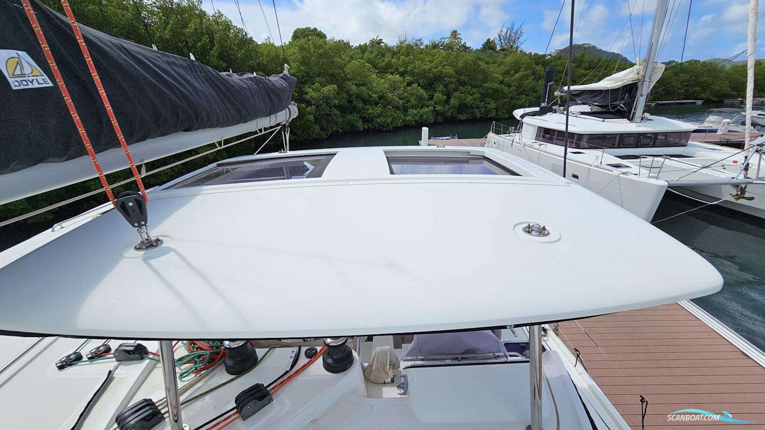 Lagoon 42