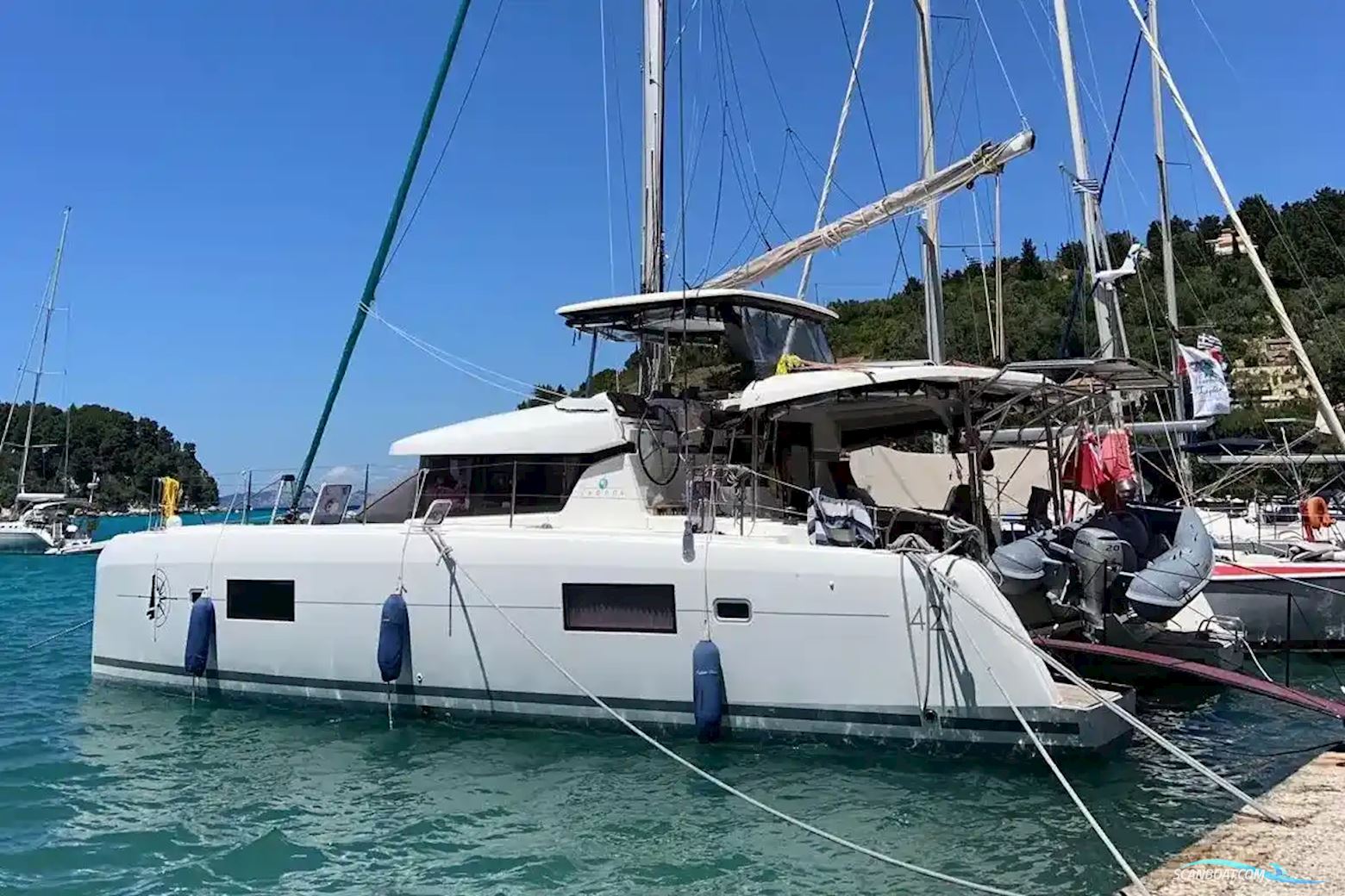 Lagoon 42