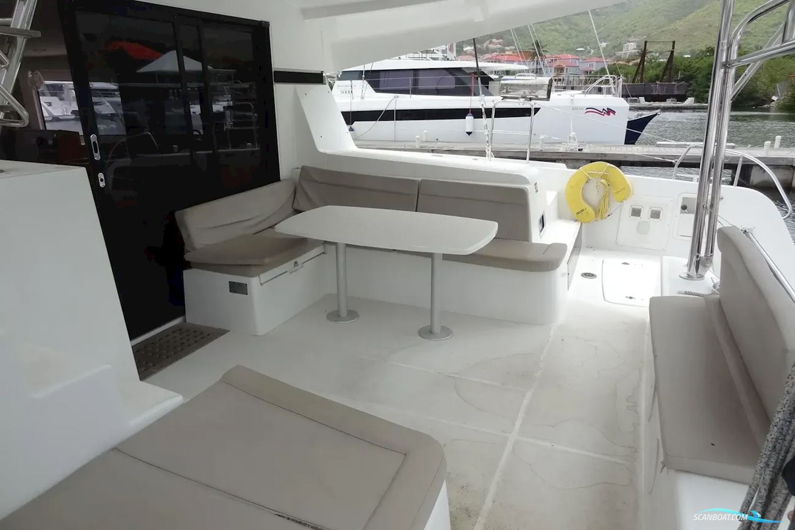 Lagoon 42