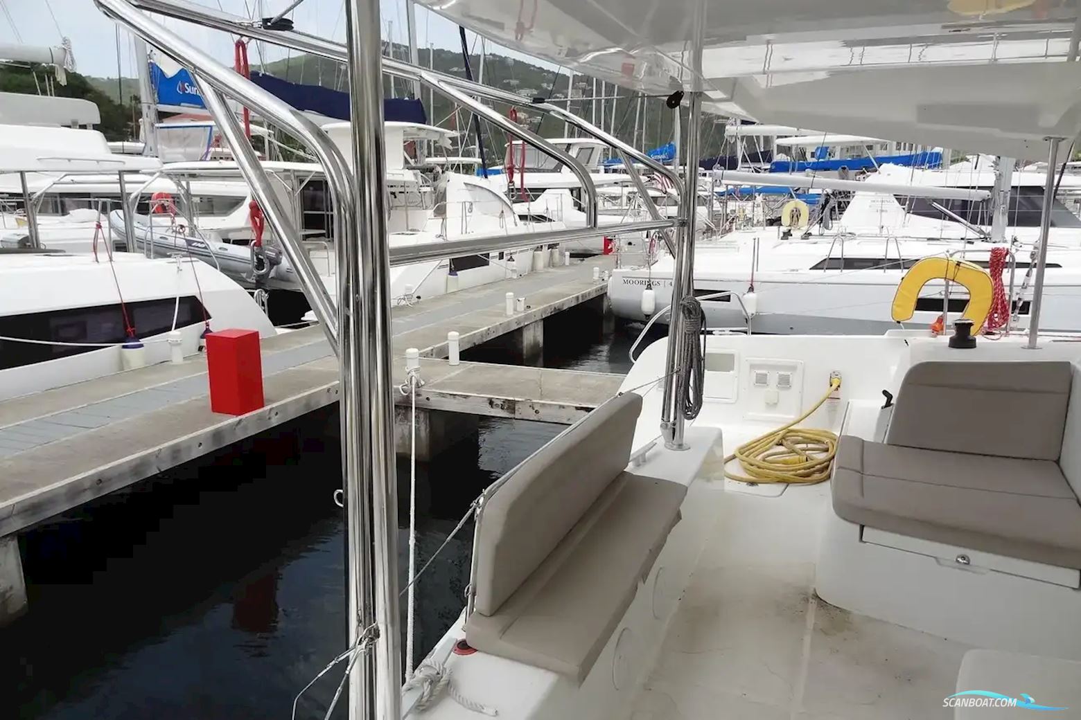 Lagoon 42