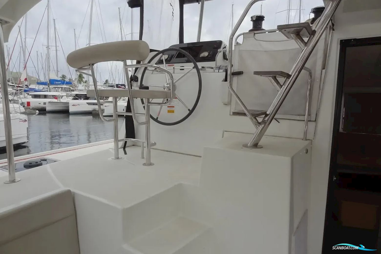 Lagoon 42
