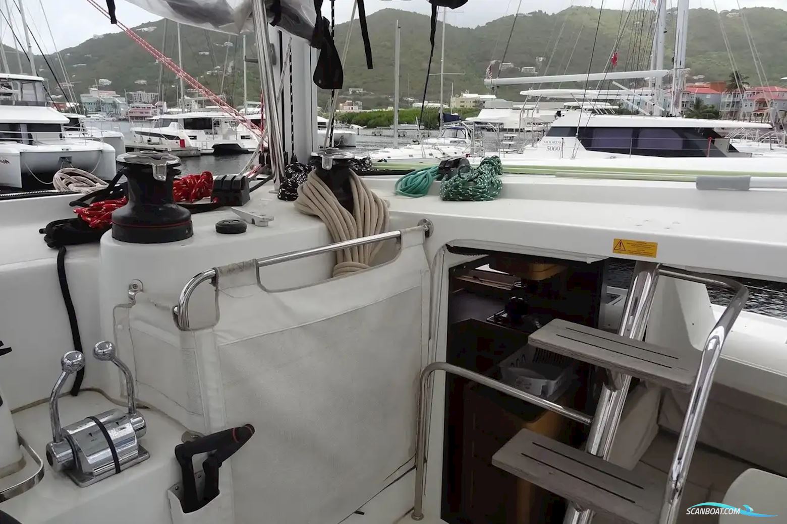 Lagoon 42