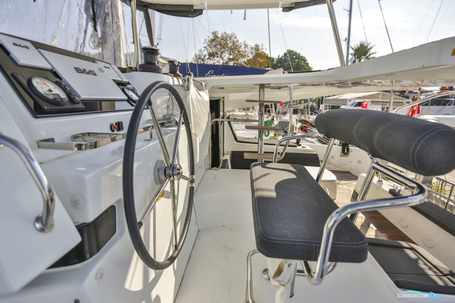 Lagoon 42
