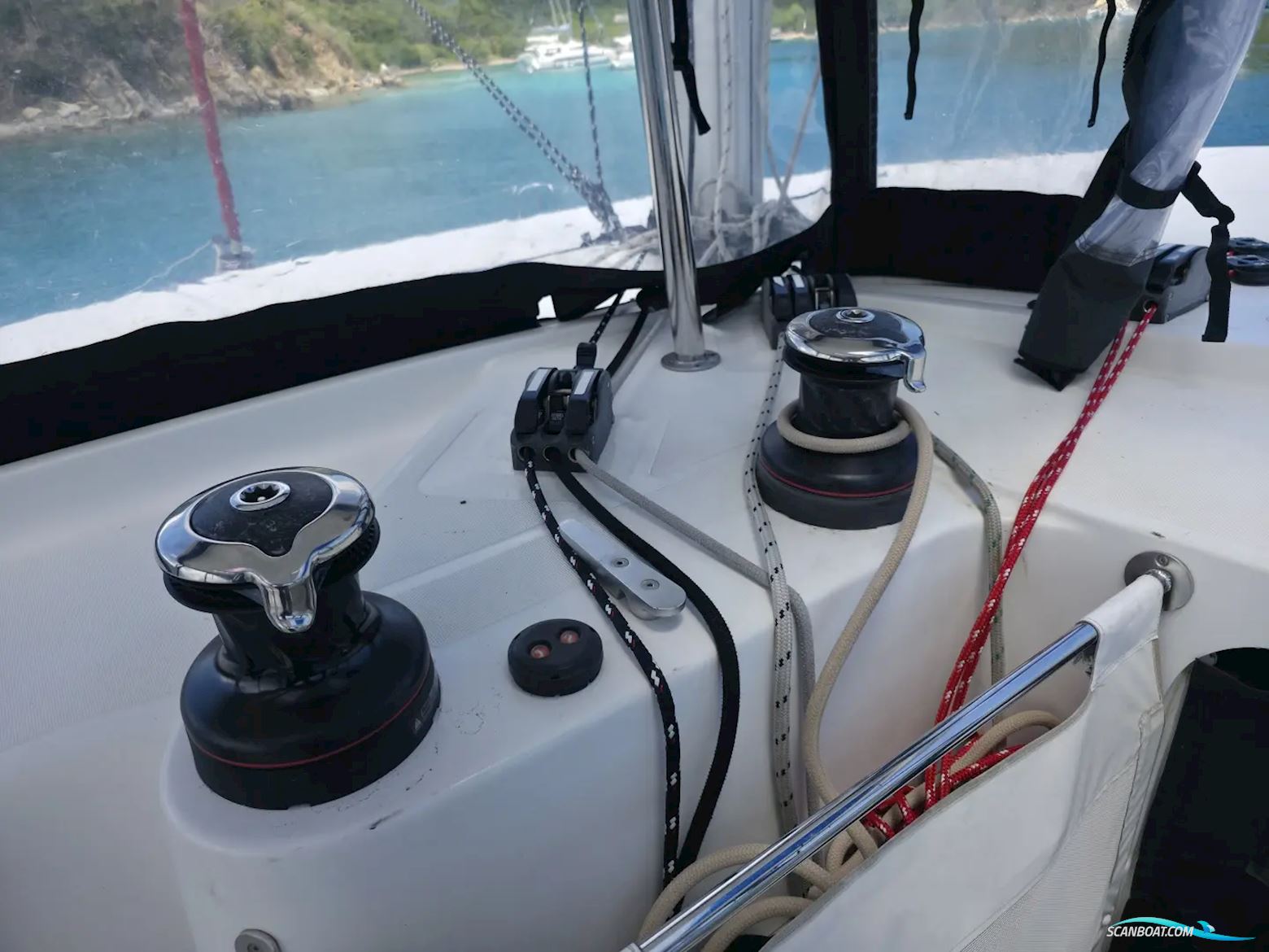 Lagoon 42