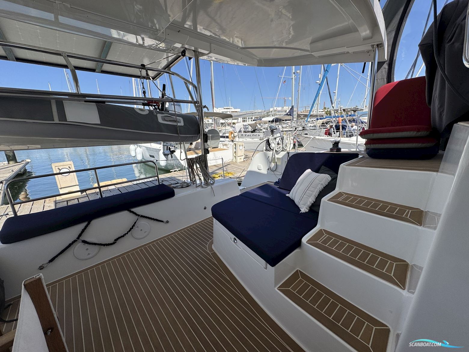 Lagoon 42