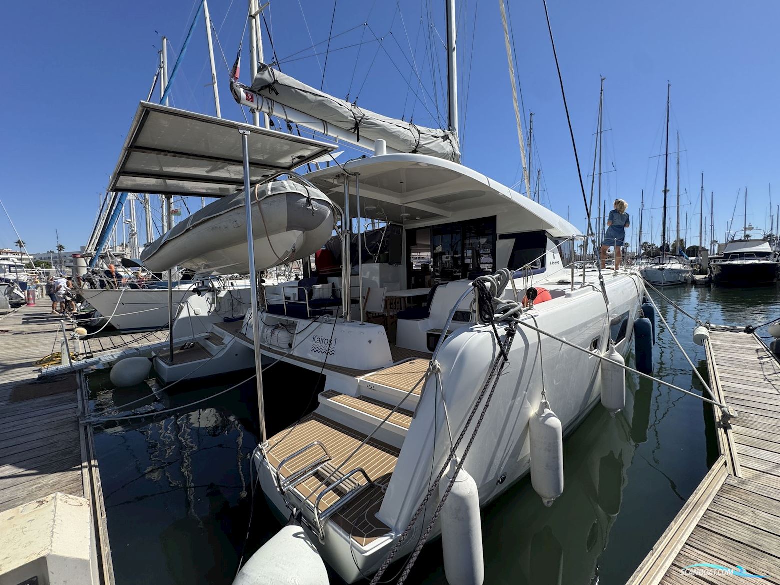 Lagoon 42