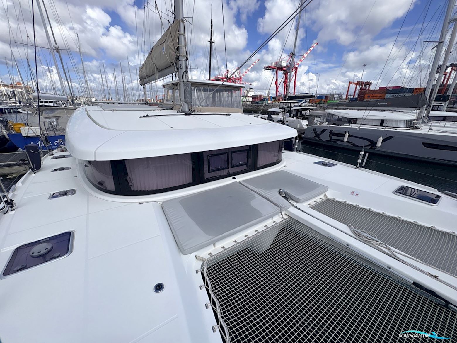 Lagoon 42