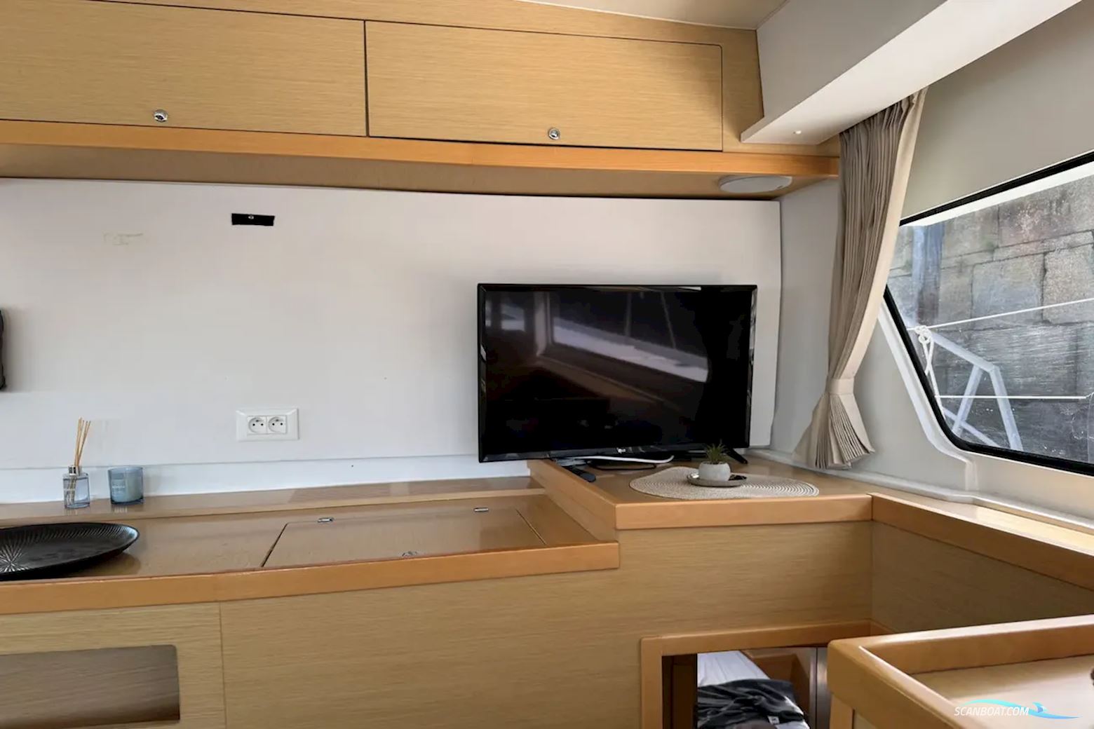 Lagoon 42