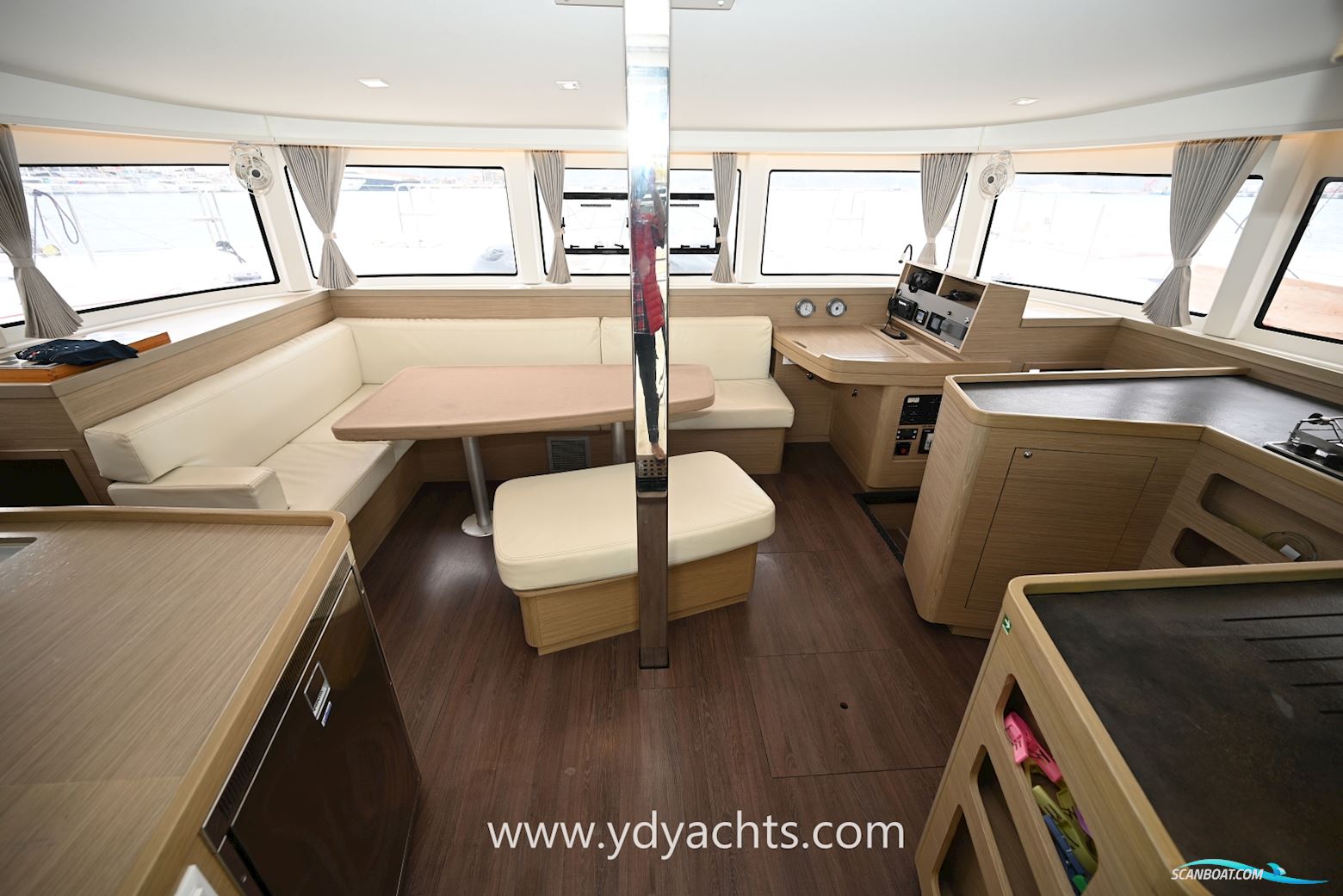 Lagoon 42